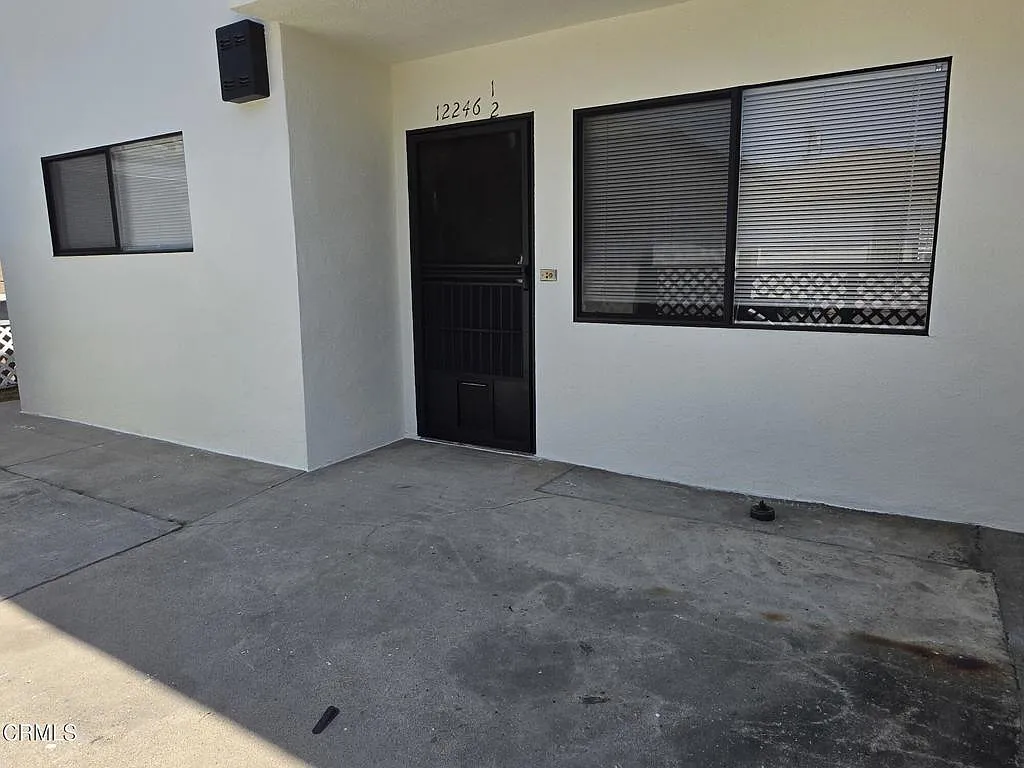 Building Photo - 12246 1/2 Oxnard St #1