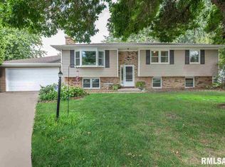 17 Park Ave, Park View, IA 52748