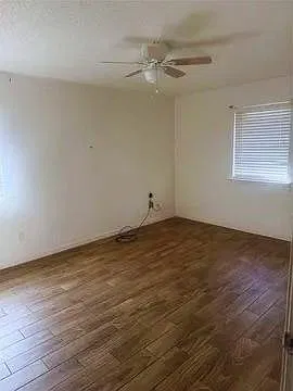 3 bed, 2.5 bath, 2060 sqft, $1,900 — Photo 2