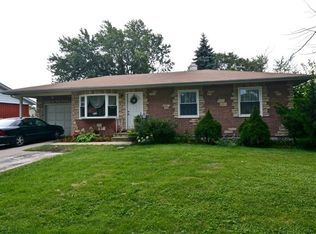 2215 Cedar St, Rolling Meadows, IL 60008