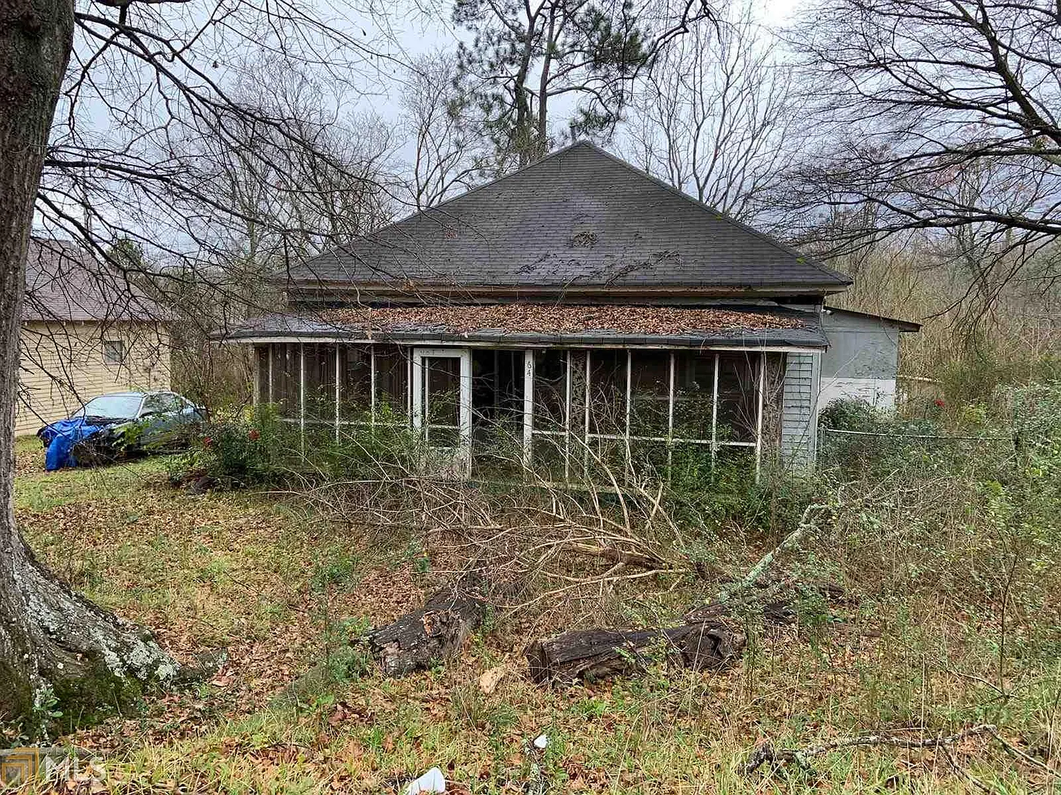 64 Pine St photo 1