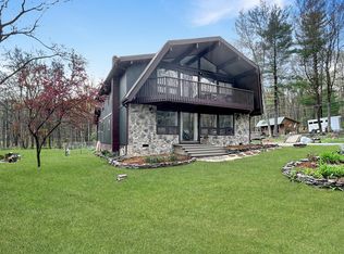 131 Comanche Pass, Hawley, PA 18428