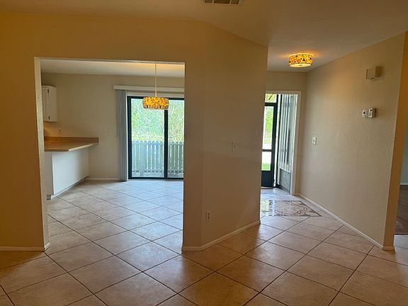5th image of 1502 SE Dewberry Ct
