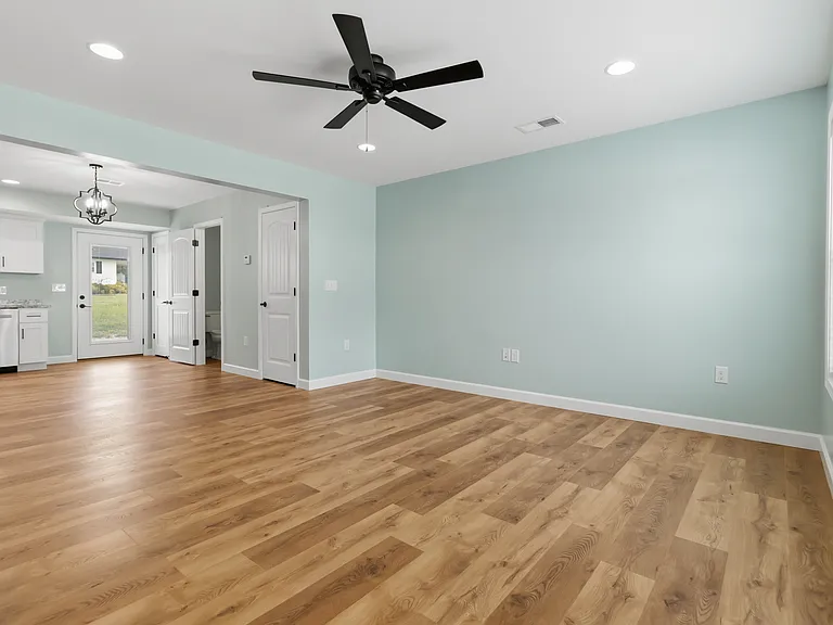 250 Meadow Dr #2 — Photo 4