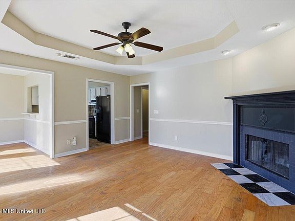 9th image of 3687 Flynn Dr