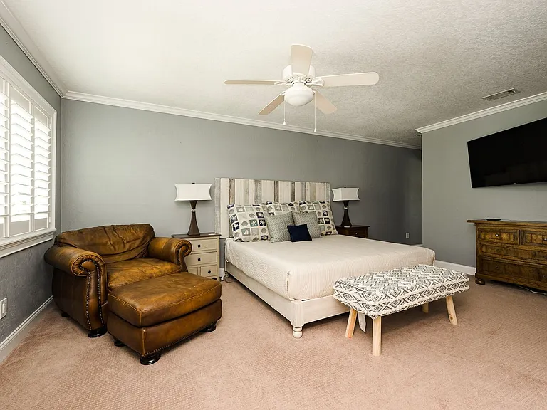 1130 John Anderson Dr — Photo 17