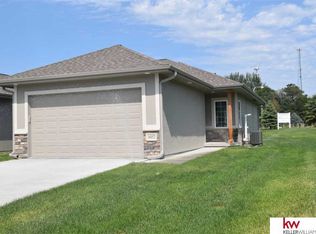 16052 C W Hadan Dr, Bennington, NE 68007