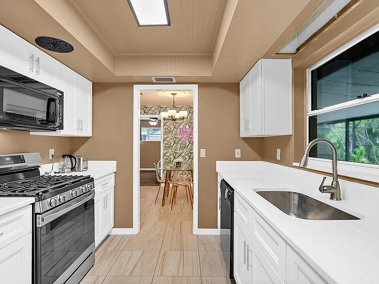 2445 Keiser Ct — Photo 16
