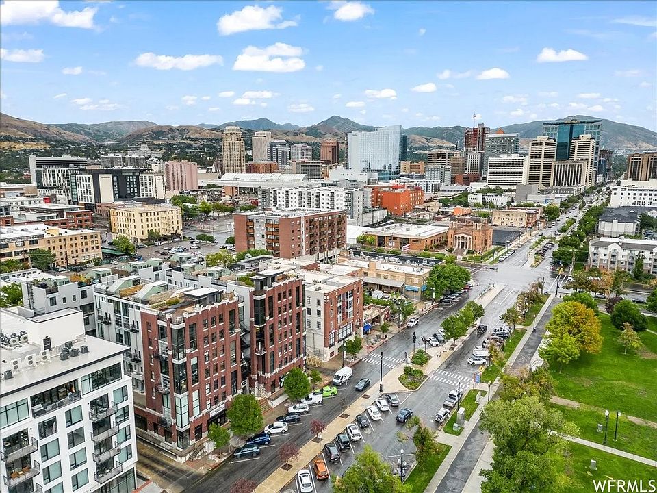 Aerial of Broadway neighborhood