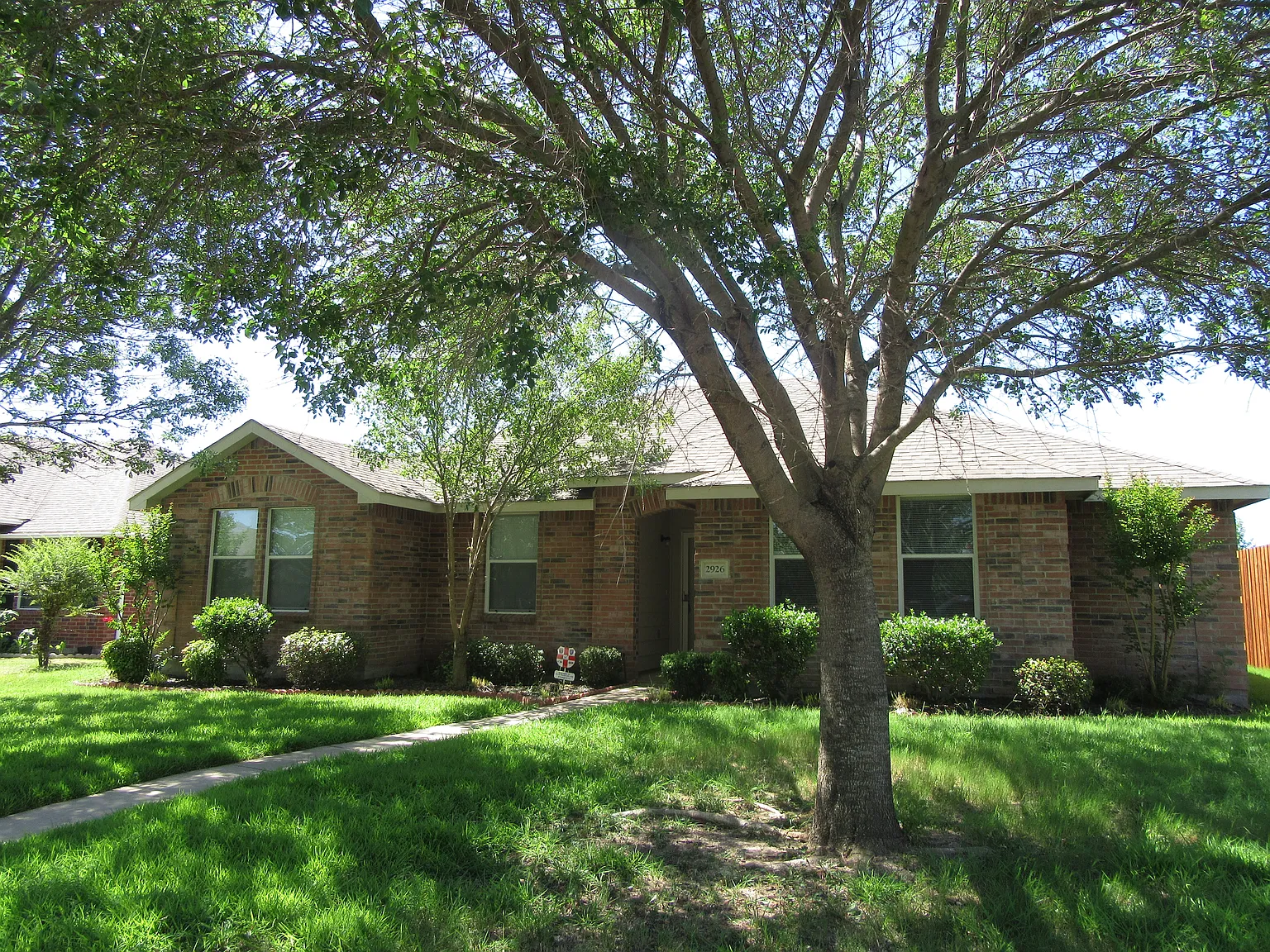 3 bed, 1588 sqft, $2,100 — Photo 1