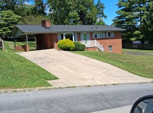 4405 Cedarwood Dr, Kingsport, TN 37664