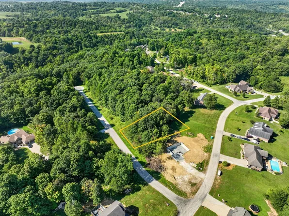 56 Falling Rock Dr, Aurora, IN 47001