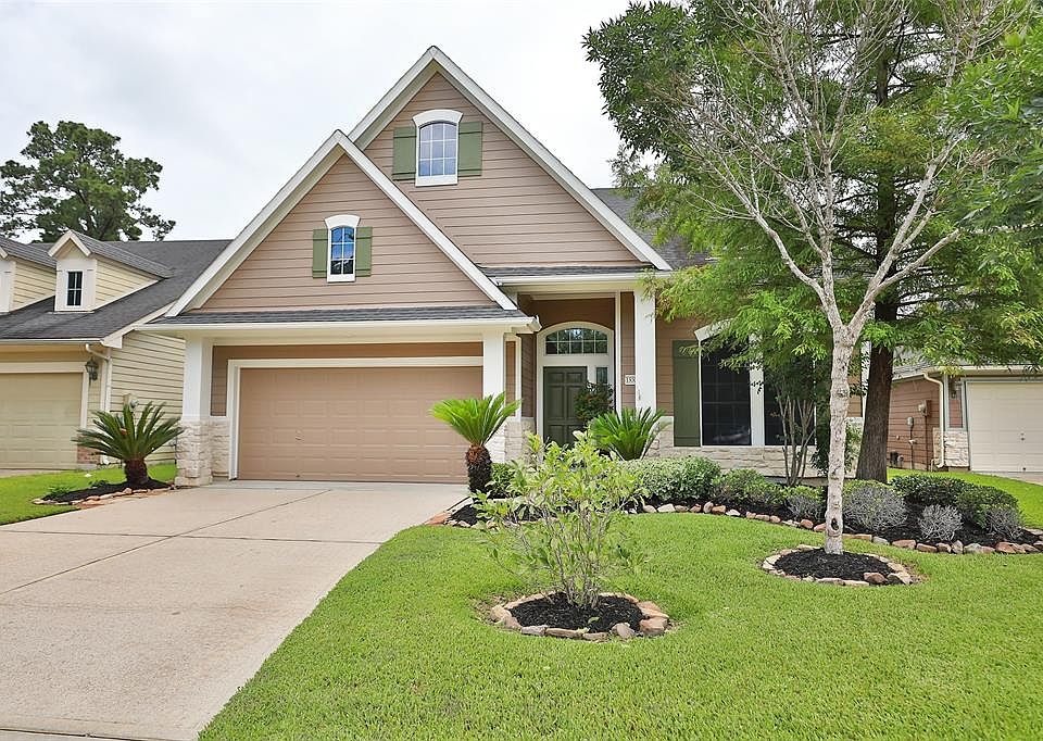 Welcome home to 18810 Brighton Trail Lane in beautiful Villages of Northpointe.