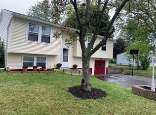 9 Meeting House Dr, Rochester, NY 14624