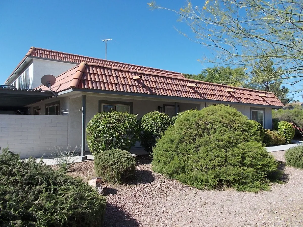 Building Photo - 1104 Willow Tree Dr #C