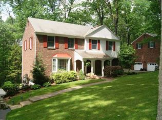 9831 Woodland Rd N, Pittsburgh, PA 15237