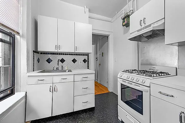 Rented by Brown Harris Stevens | media 7