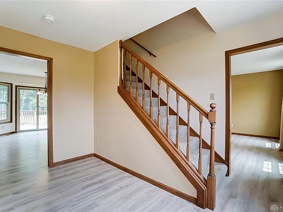 5th image of 11282 Carriage Hill Dr
