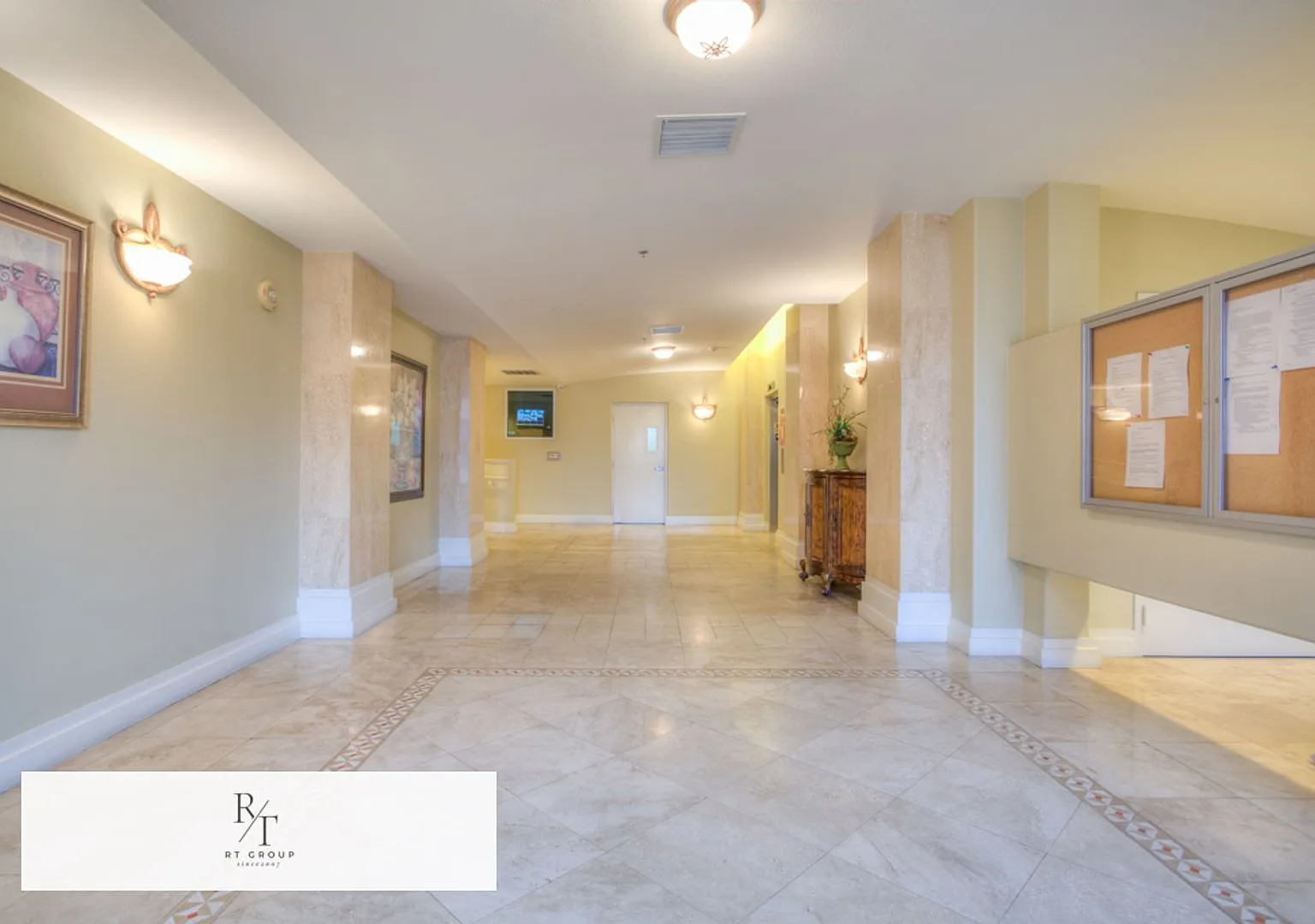 Luxurious Modern Condo in Alhambra — Photo 3