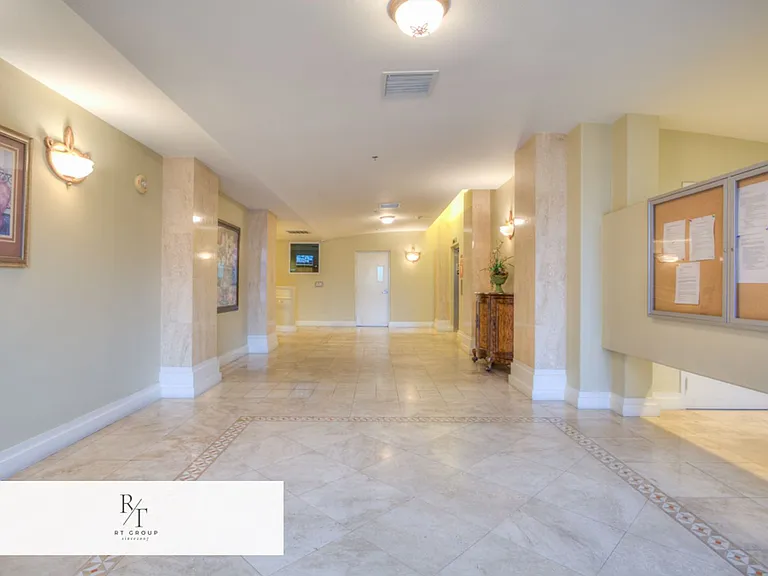 580 W Main St #302 — Photo 3