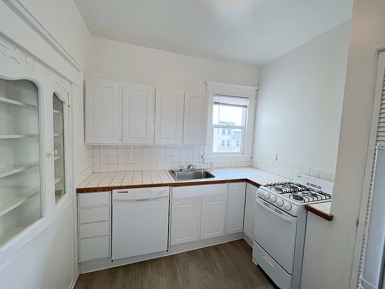 1722 N 45th St #6 — Photo 6