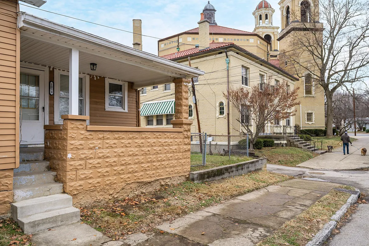 Building Photo - 1014 Schiller Ave