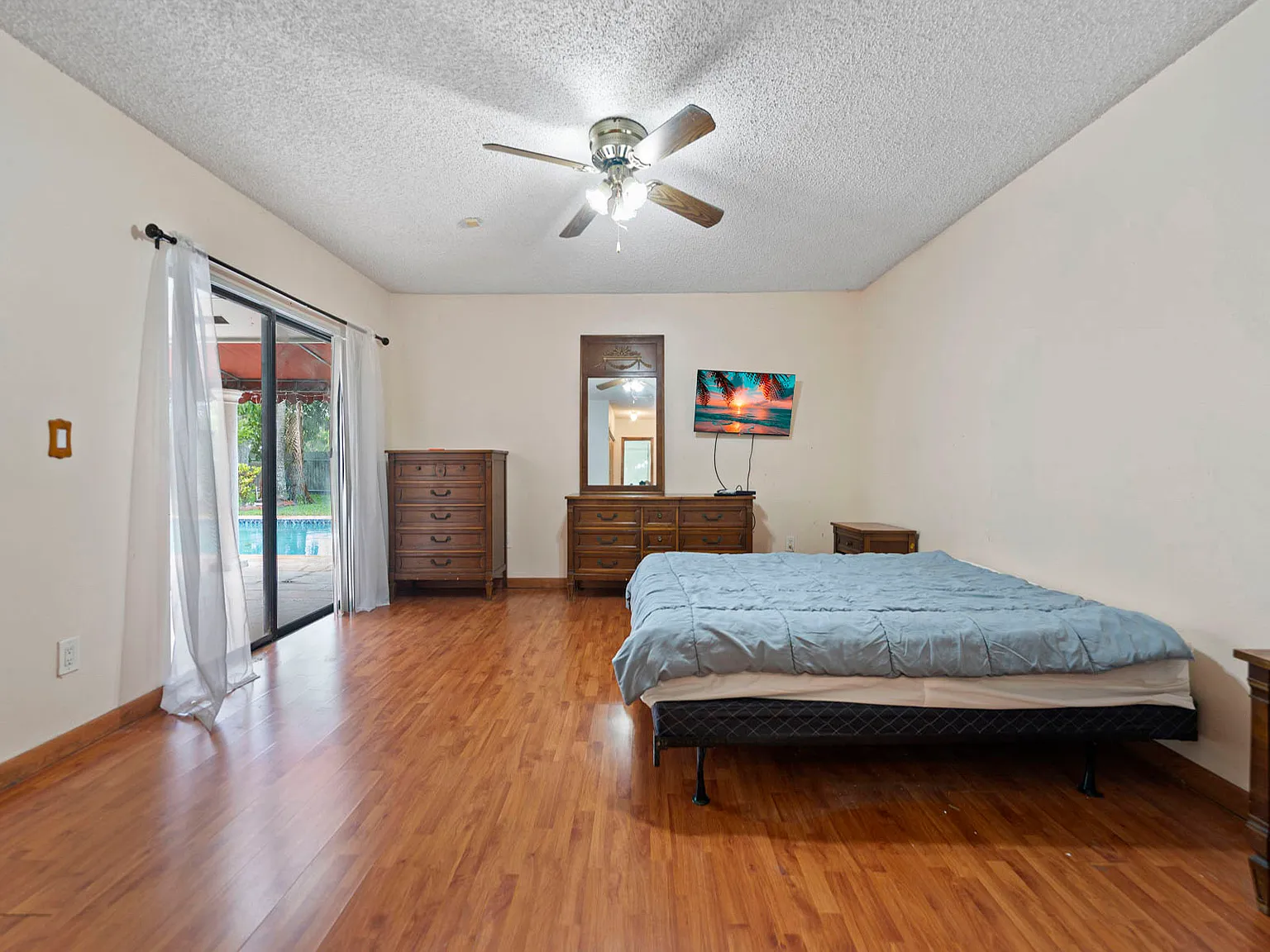 1 bed, 500 sqft, $1,050 — Photo 1