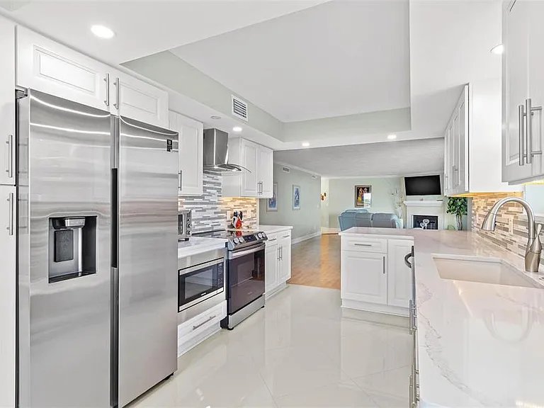 1660 Gulf Blvd #607 — Photo 12