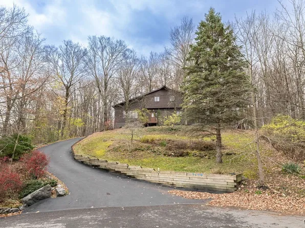 7649 Charlemont Dr, Manlius, NY 13104
