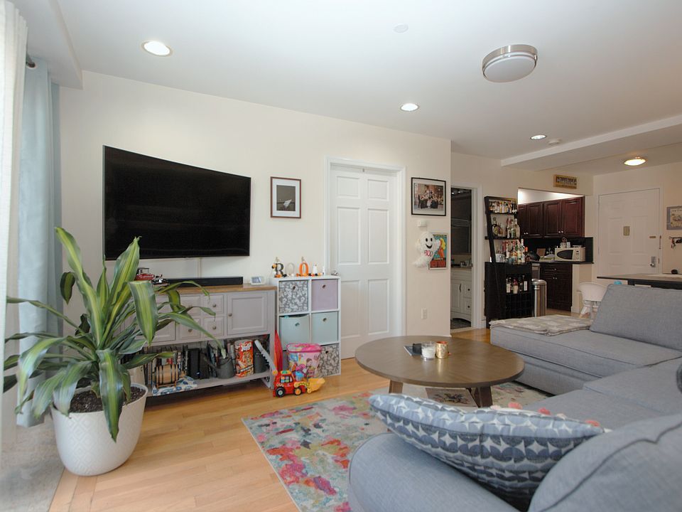 1st image of 599 4th Ave APT 2B