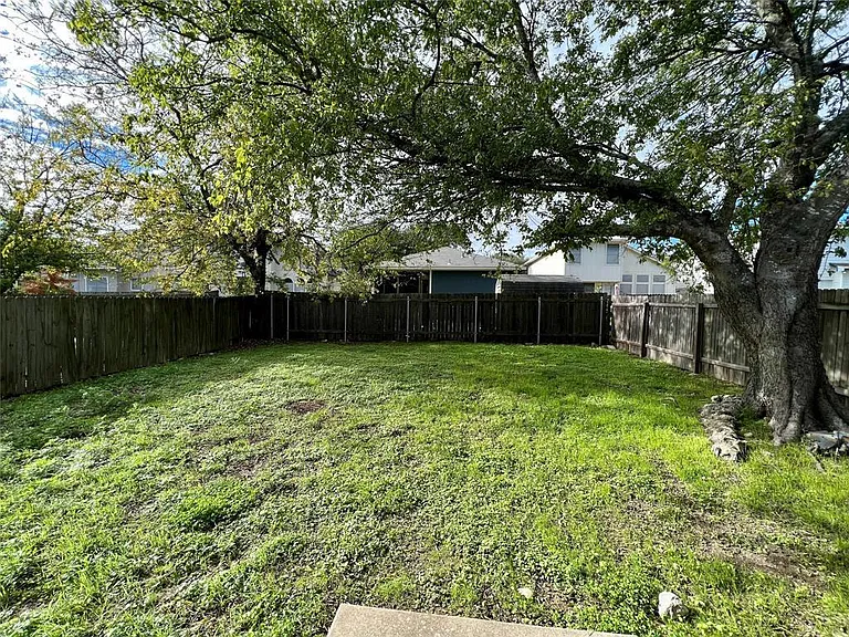 1157 Kentra Dr — Photo 16