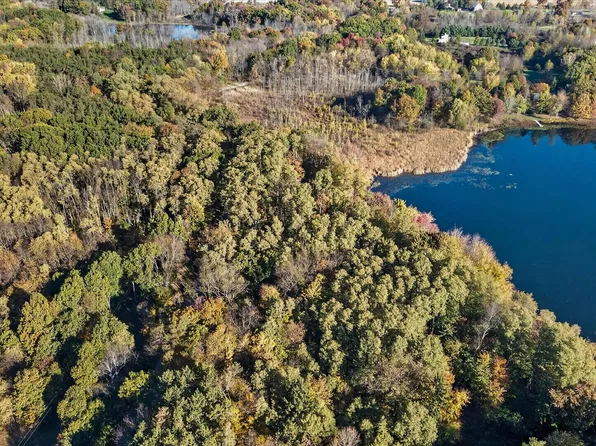 6400 Crandall Rd, Howell, MI 48855
