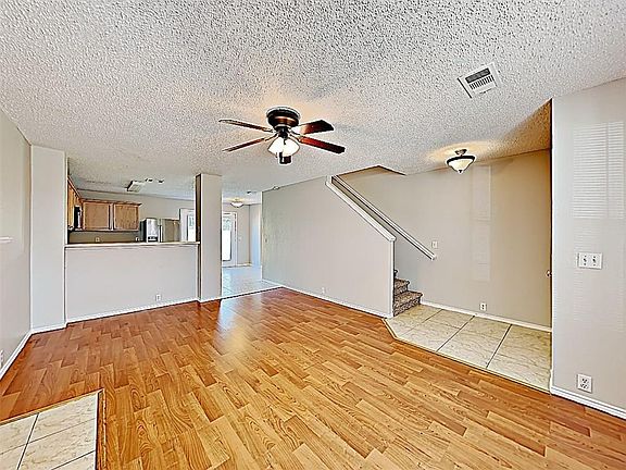 3rd image of 1405 Kilkenny Dr
