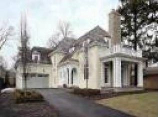 302 Vincent Ct, Lake Bluff, IL