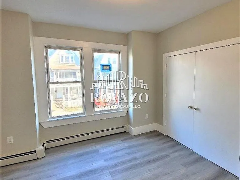 249 Amherst St #1R — Photo 7