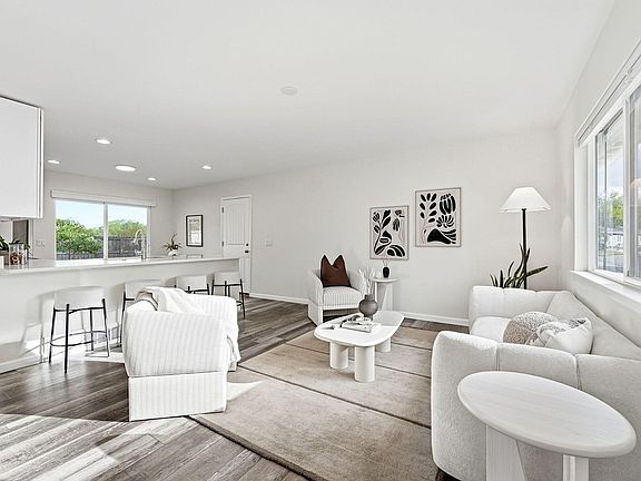 2nd image of 1680 Sagrimore Cir