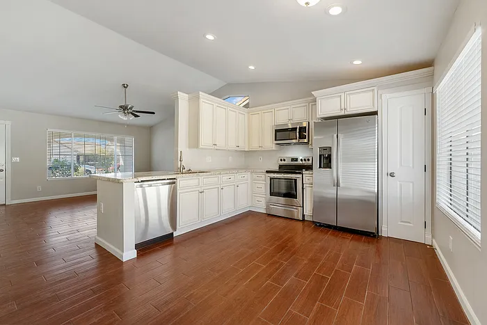 421 E Bart Dr — Photo 6