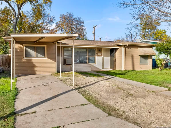 131 Savannah Dr, San Antonio, TX 78213