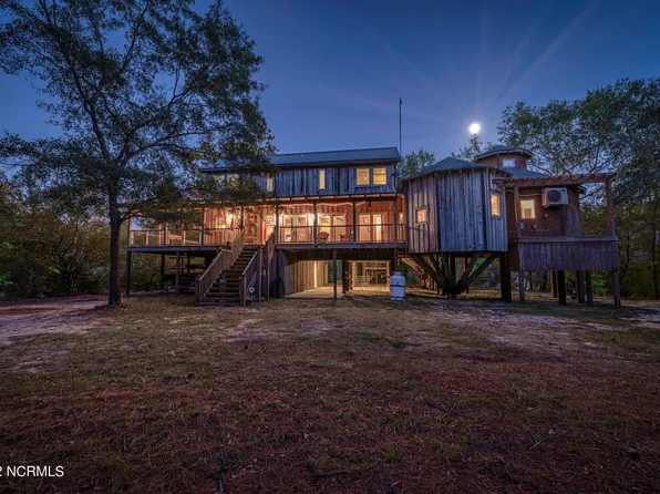 207 River Haven Lane, Harrells, NC 28444