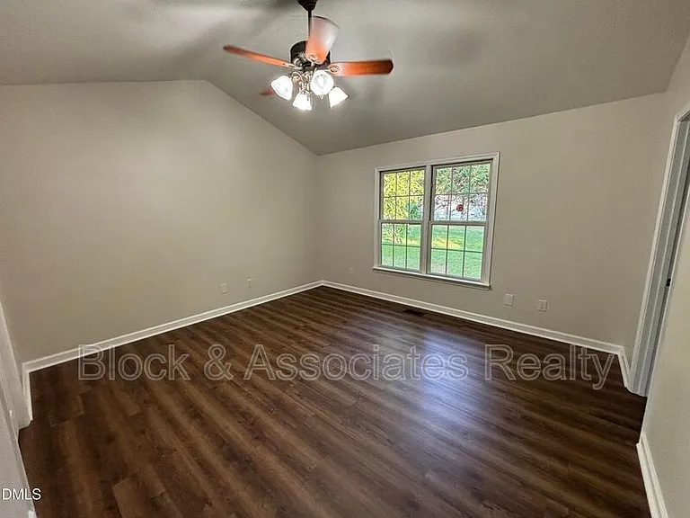 170 Devin Dr — Photo 47