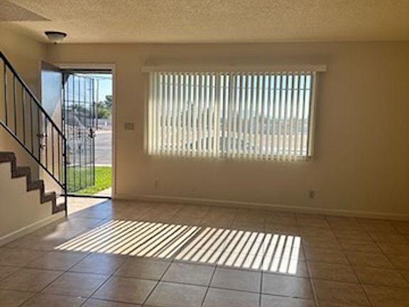 4th image of 14370 La Paz Dr #19