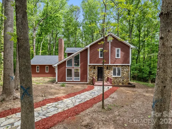 2701 Wimbledon Dr, Gastonia, NC 28056
