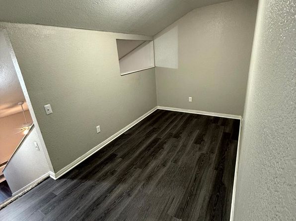 $400 Off 1st Full Month!* All Utilities Included! Cozy One Bedroom* Pet Friendly* Great Location*, 106 New Dallas Hwy, Waco, TX 76705