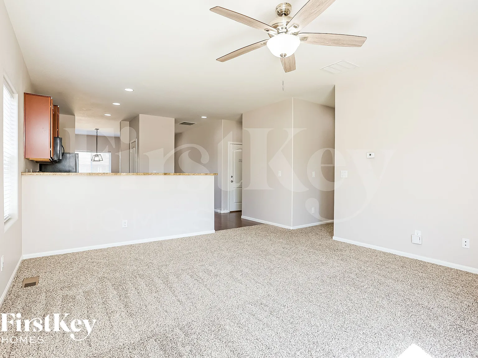 3 bed, 2.0 bath, 1469 sqft, $2,030 — Photo 3