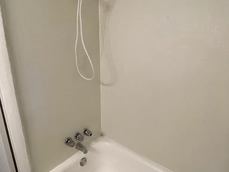 205 Valley View Ave #4 — Photo 1