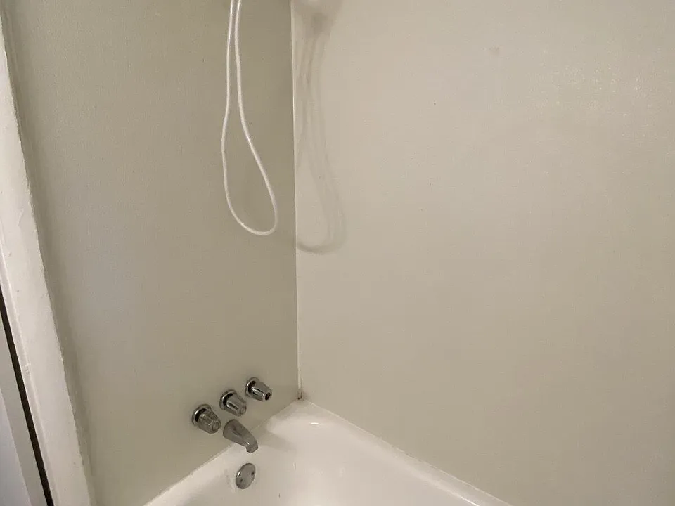 205 Valley View Ave #4