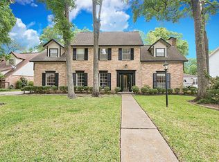 4111 Willow Hill Dr, Seabrook, TX 77586