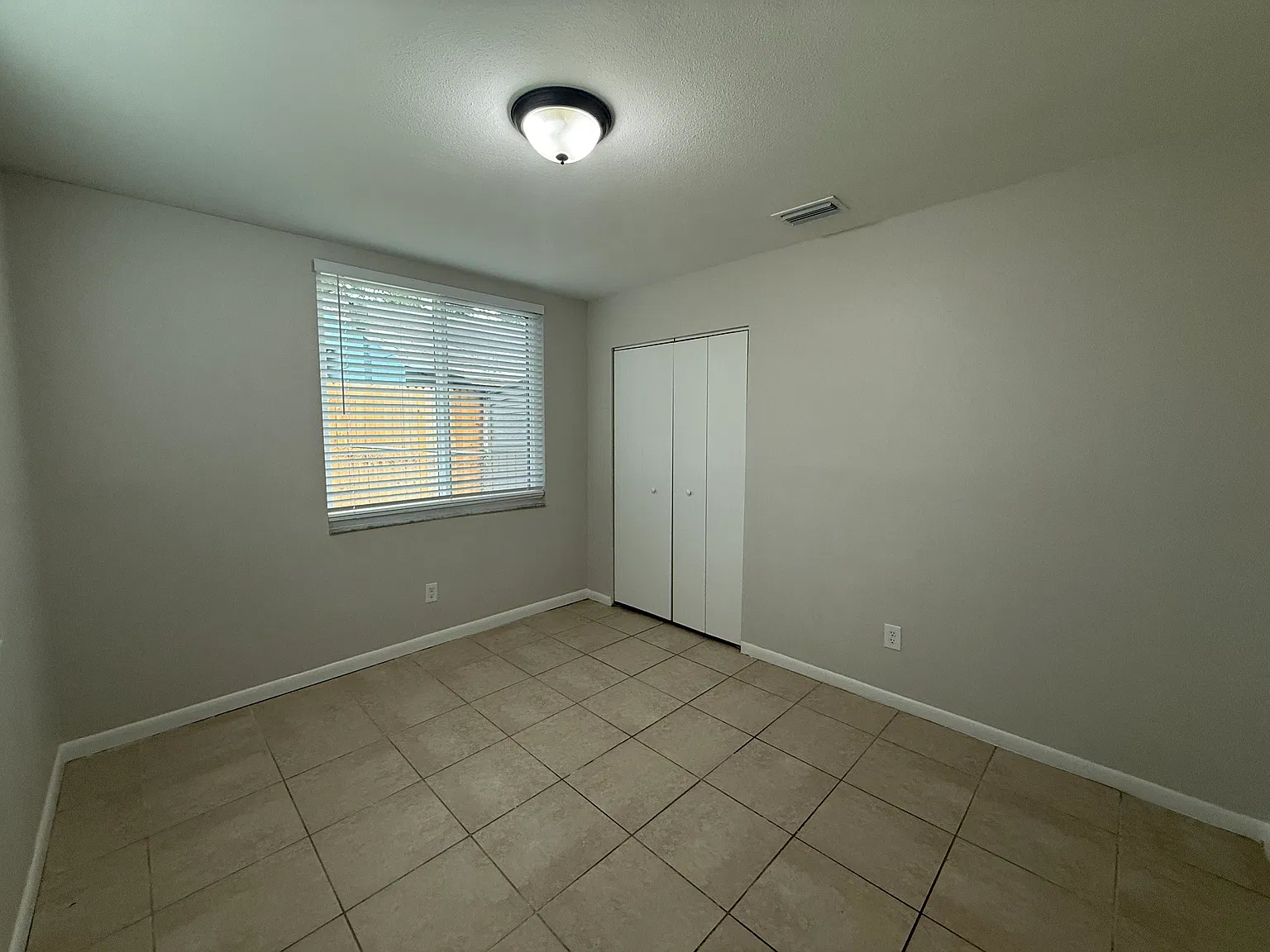 2 bed, 740 sqft, $1,300 — Photo 3