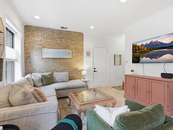 4th image of 1700 W Summerdale Ave APT 2