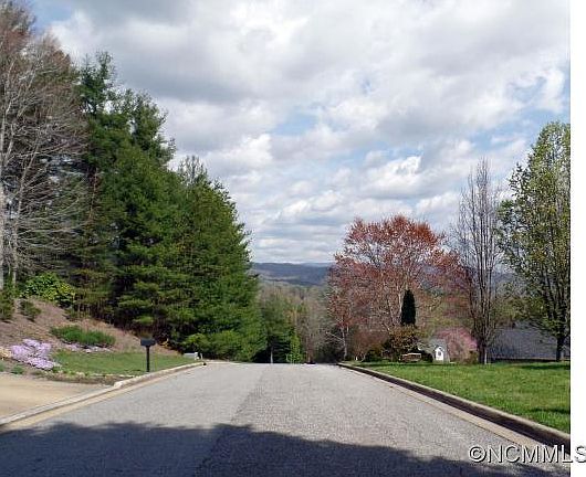 5th image of 213 Eagle Point Dr